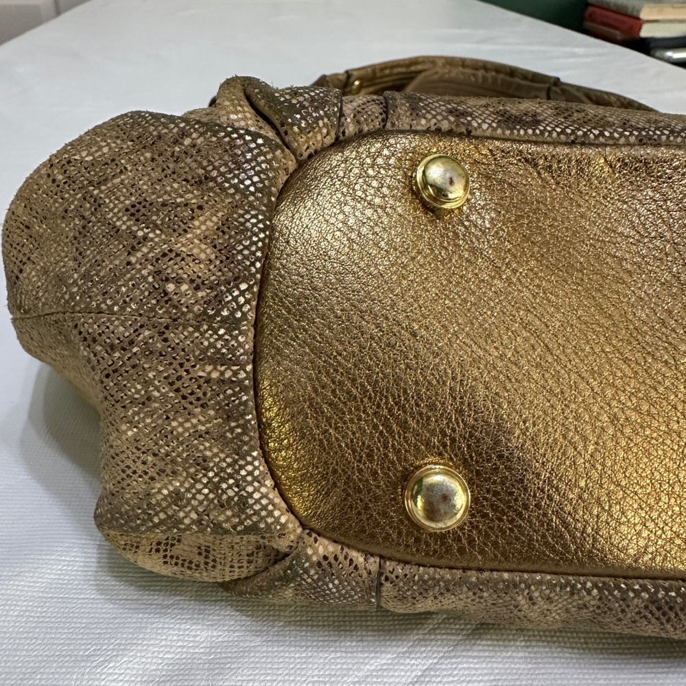 B. Makowsky Gold Leather Shoulder Bag Slouchy Hobo Y2K Indie Sleaze Mob Wife - Picture 15 of 16